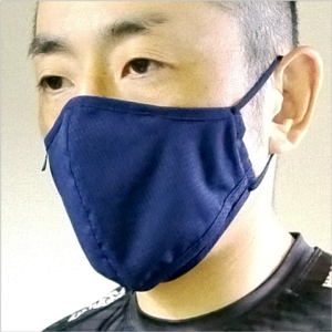 パールイズミ・ベンチレーションマスク・MSK-03を着用している様子